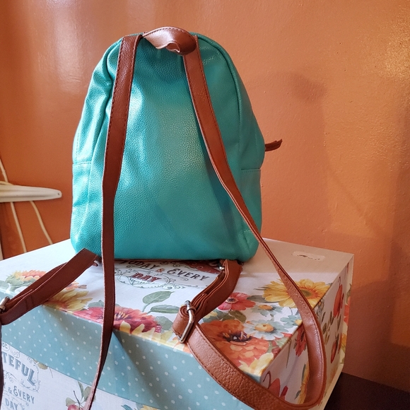 BACKPACK - Picture 2 of 14